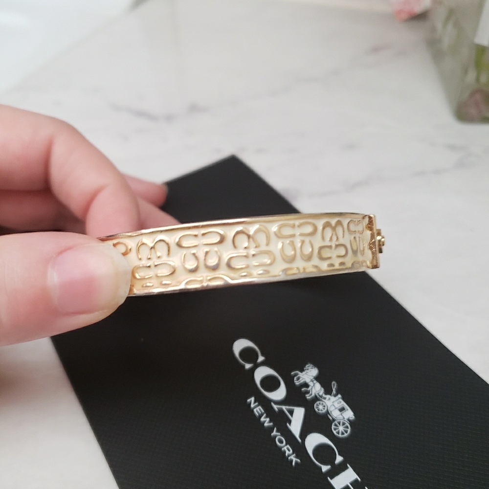 Coach Bangle Bracelet Gold & Cram CC ♡